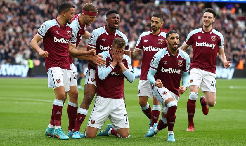 王建民在 2005 年升上大联盟时的那件 40 号球衣，如今珍藏在台湾棒球博物馆